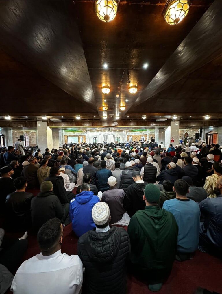 Lire la suite à propos de l’article À l&rsquo;Ombre du Prophète ﷺ | Jour 1